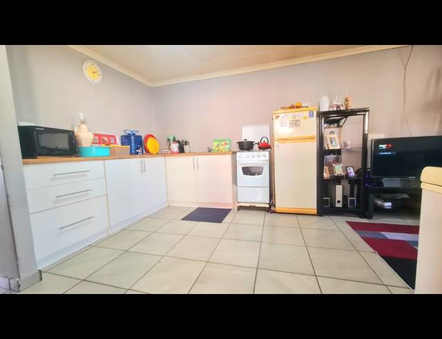 2 BEDROOM HOUSE FOR SALE IN HIGHBURY